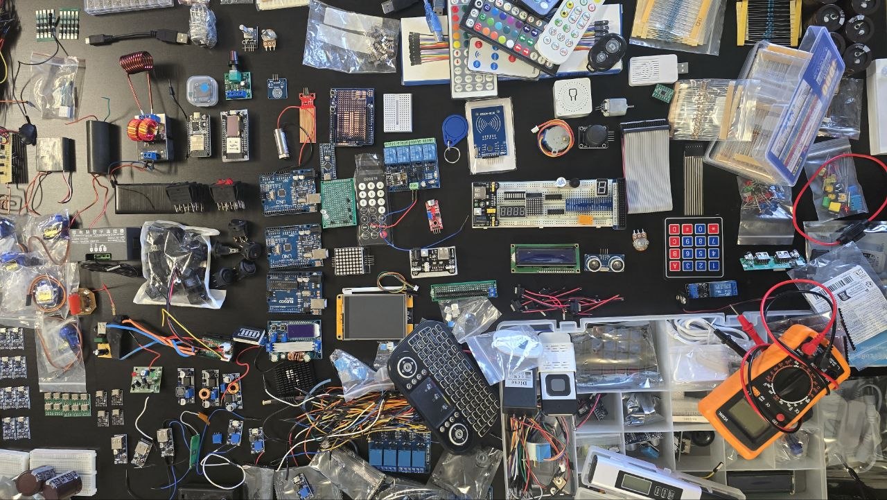 Wide overview of the electronics development collection.
